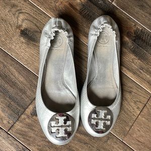 Tory Burch Ballet Flats Women's Size 8.5 M Silver Leather Slip On